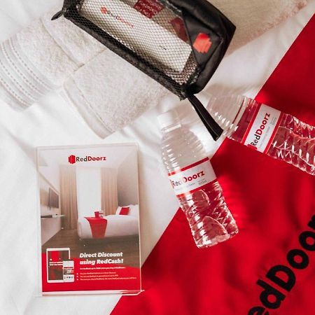 Reddoorz Syariah @ Bondowoso City Center Экстерьер фото
