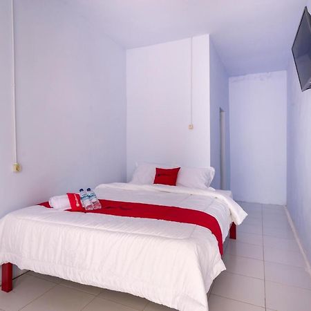 Reddoorz Syariah @ Bondowoso City Center Экстерьер фото