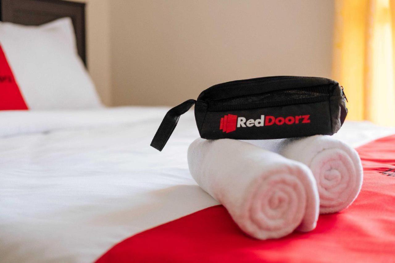 Reddoorz Syariah @ Bondowoso City Center Экстерьер фото