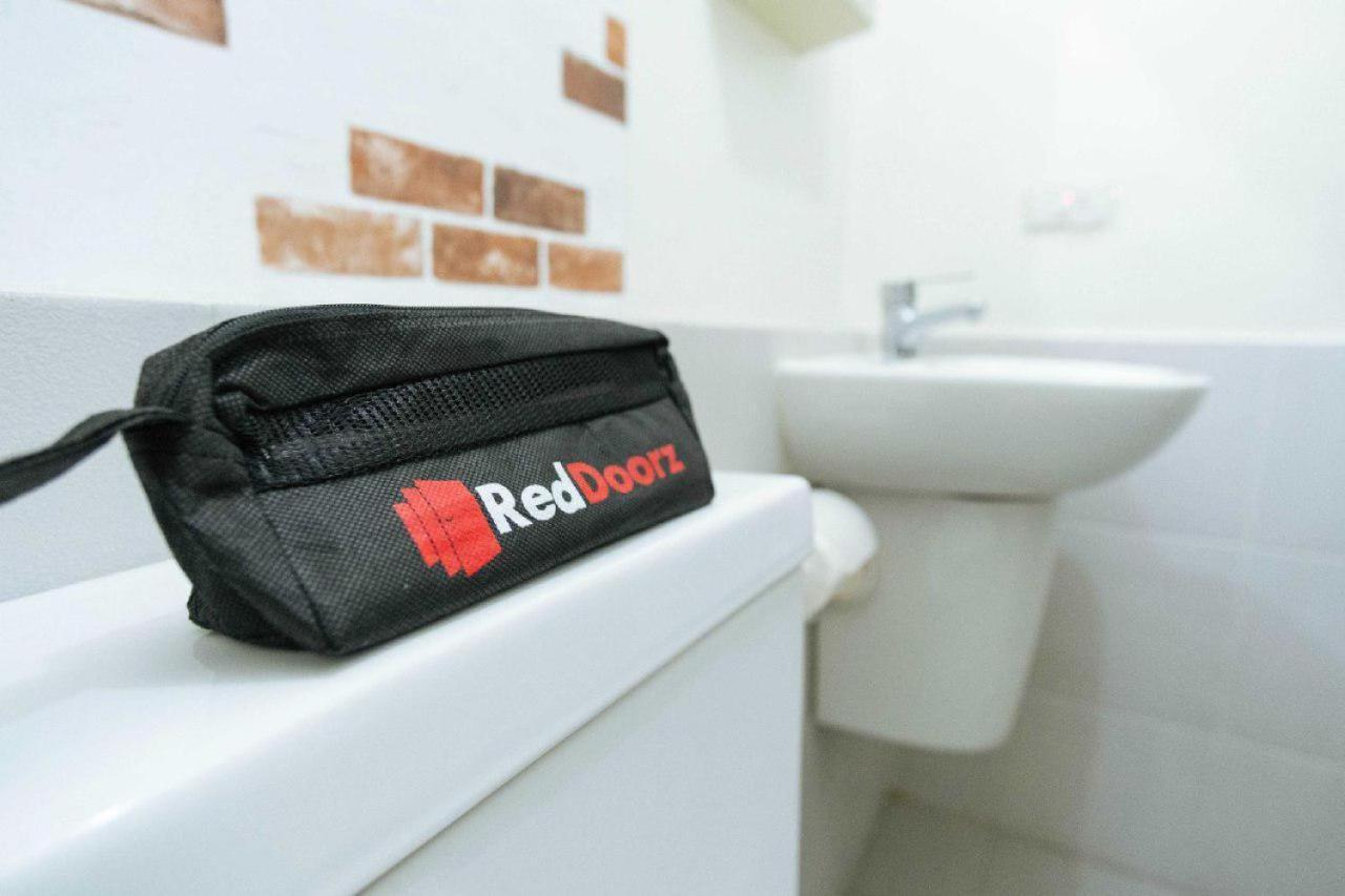 Reddoorz Syariah @ Bondowoso City Center Экстерьер фото