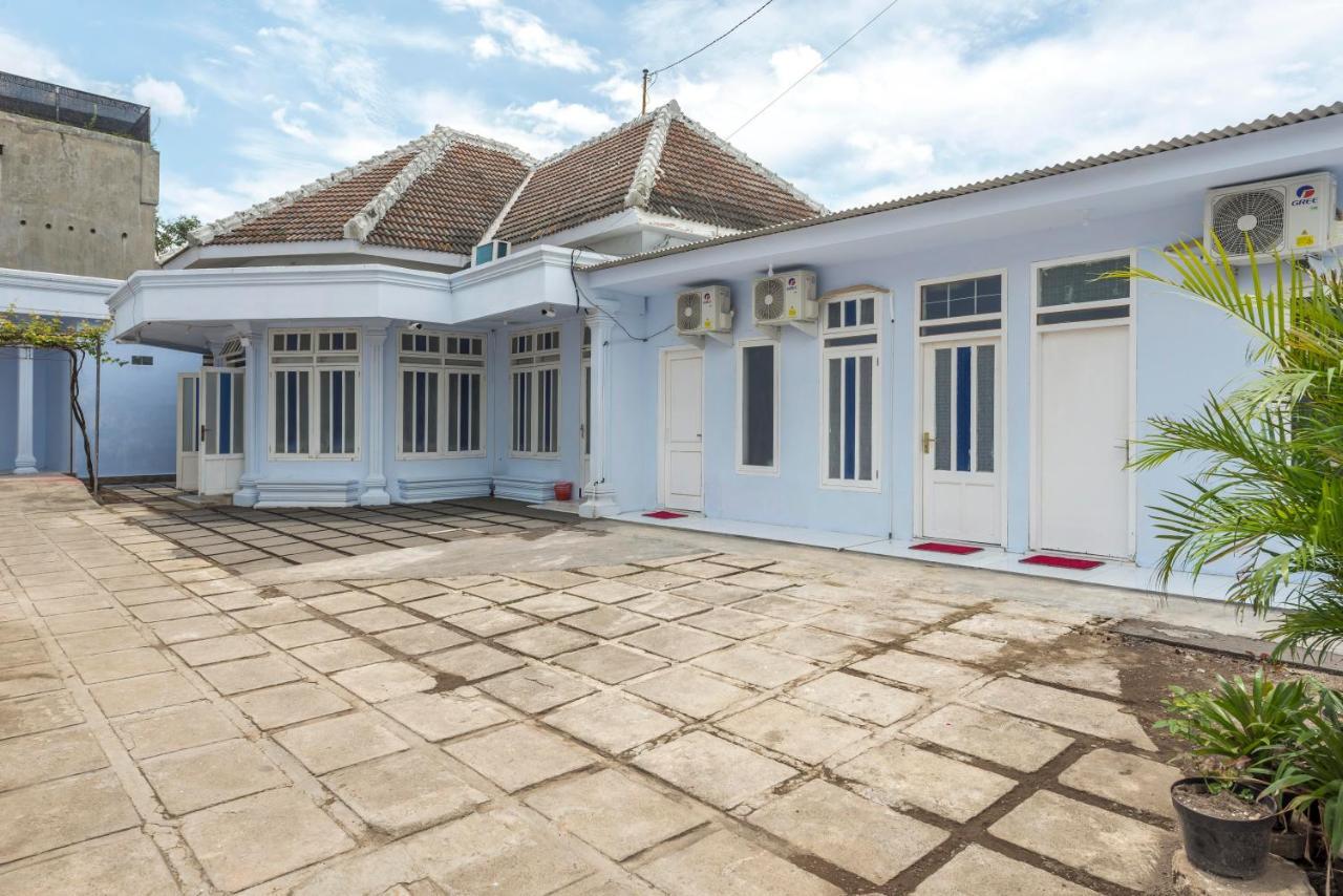 Reddoorz Syariah @ Bondowoso City Center Экстерьер фото