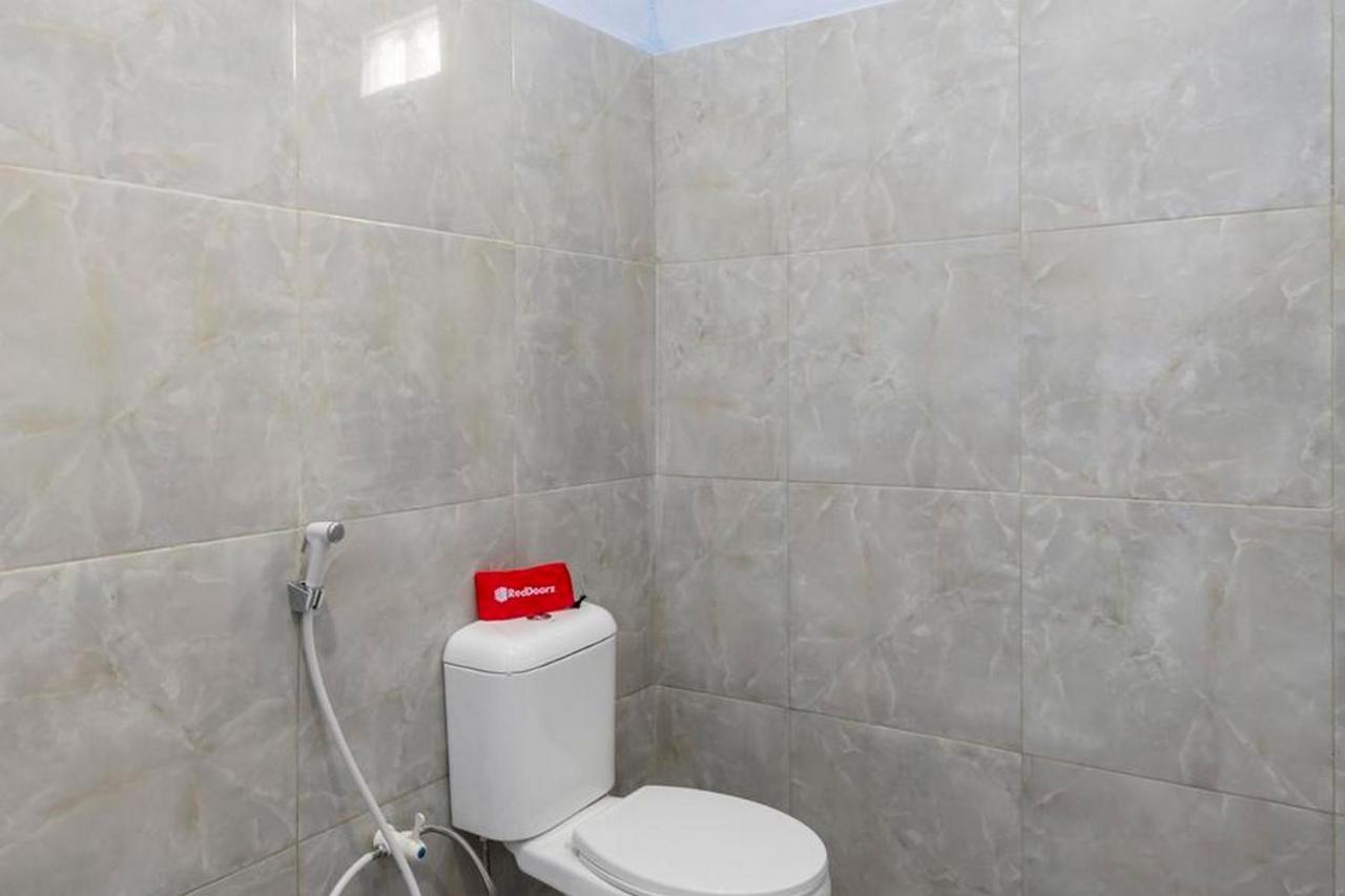 Reddoorz Syariah @ Bondowoso City Center Экстерьер фото